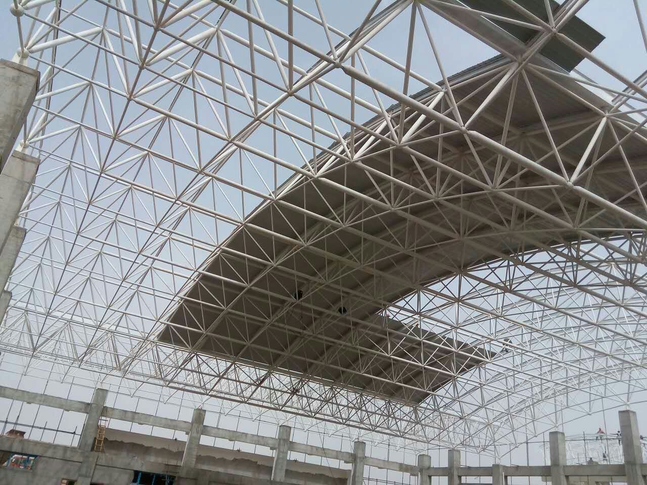 额尔古纳青岛一汽网架